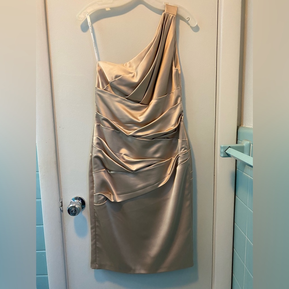 Dress, one shoulder style